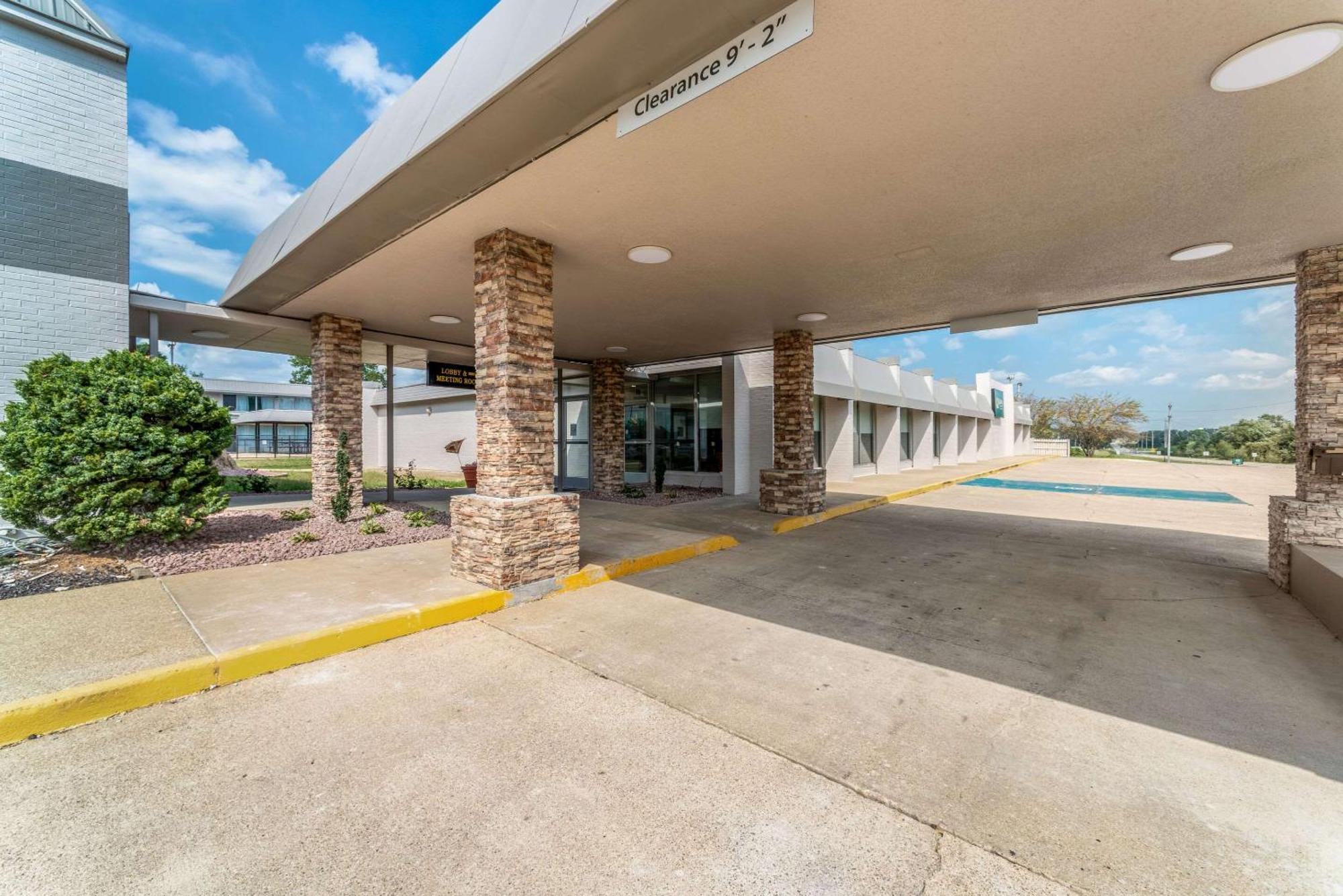 Quality Inn & Suites Vandalia Near I-70 And Hwy 51 المظهر الخارجي الصورة