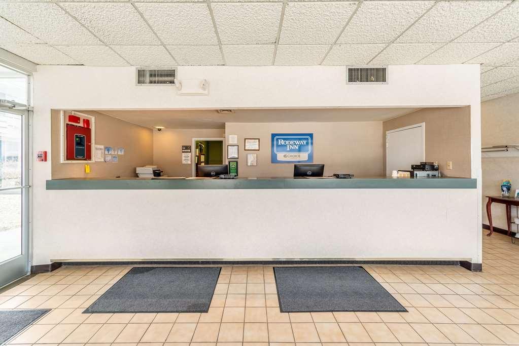 Quality Inn & Suites Vandalia Near I-70 And Hwy 51 المظهر الداخلي الصورة
