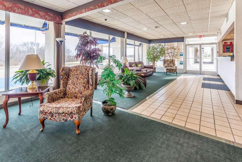 Quality Inn & Suites Vandalia Near I-70 And Hwy 51 المظهر الداخلي الصورة
